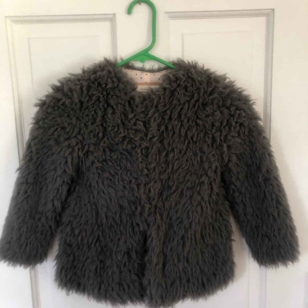 Girls size 5 Zara faux fur coat